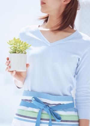 一年中使えるリネンカーテンで快適暮らし